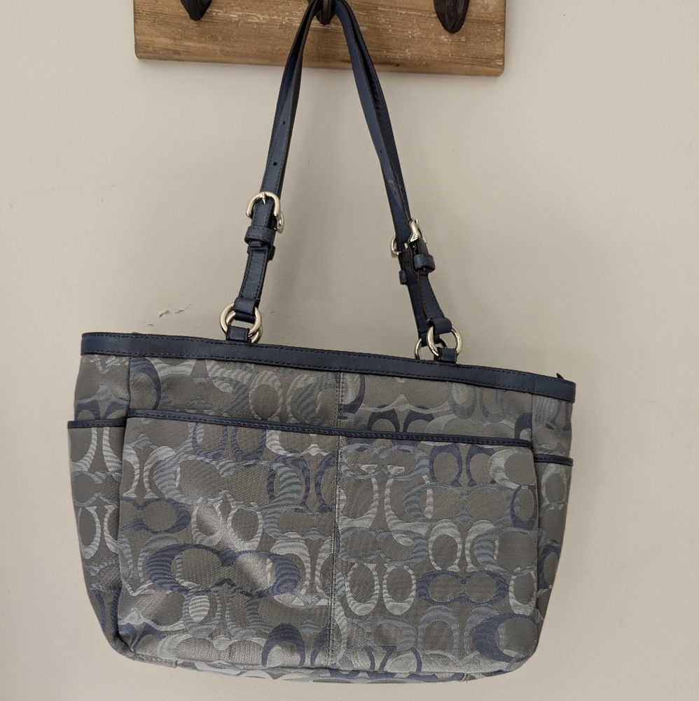 Coach purse - Picture 5 of 13